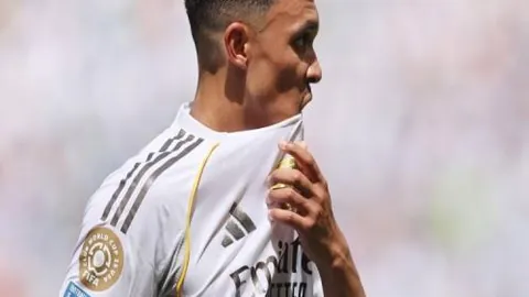 国米欧战击败荷甲劲旅，图拉姆破门劳塔罗助威，泽林斯基点球未进