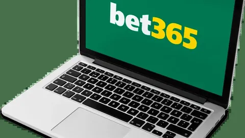 韦斯·布朗与前妻莱恩离婚，再遇人生伴侣